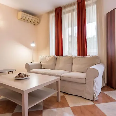 Belleville Apartment *